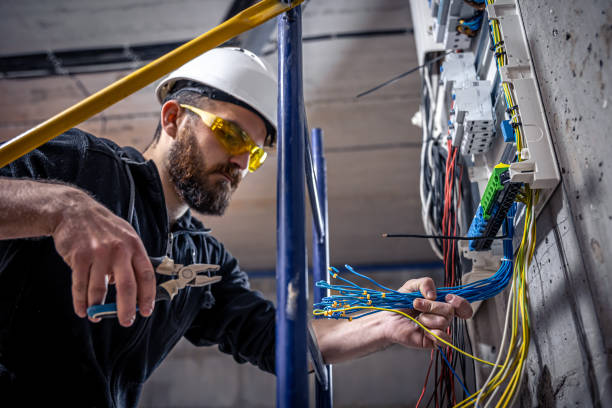Best Emergency Electrical Repair  in Tunica, MS